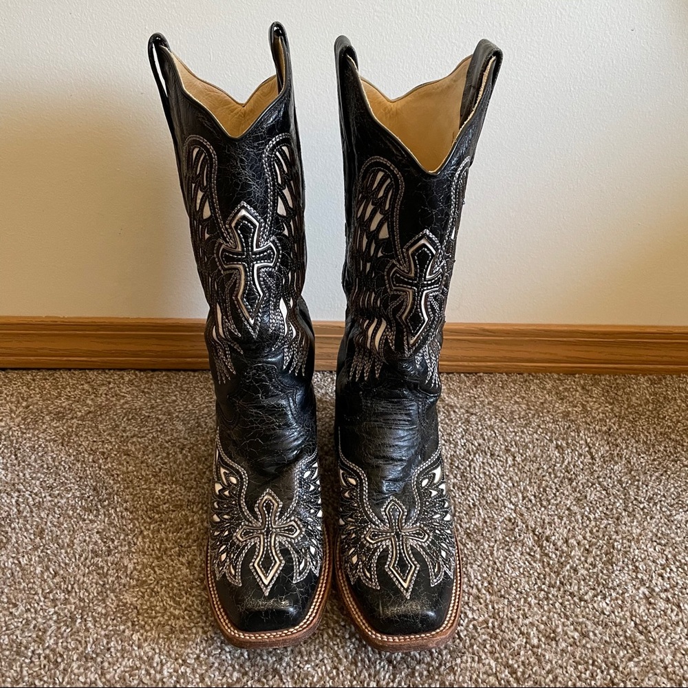 Corral Wing & Cross Boots Black